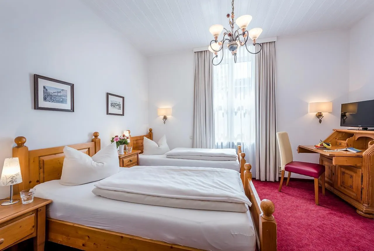Laimer Hof Am Schloss Nymphenburg Munique 3*,